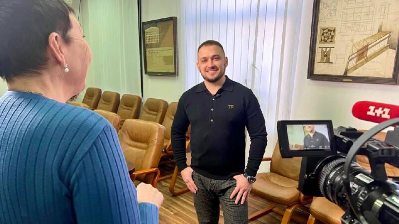 ПРЕЗИДЕНТ НЕБАУ ПОСПІЛКУВАВСЯ НА ВАЖЛИВІ ТЕМИ У ГАЛУЗІ БУДІВНИЦТВА ІЗ ТЕЛЕКАНАЛОМ 1+1